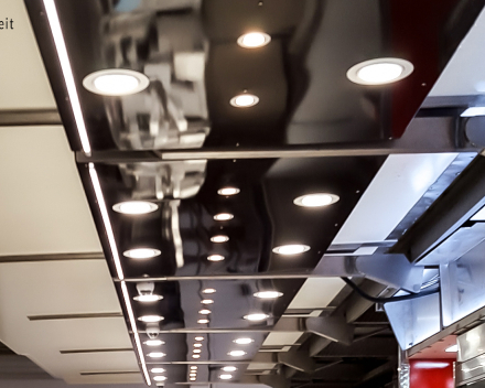 Industriële verlichting van mobiel kippenkraam
